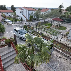 Apartment Lovorik, Krk Town